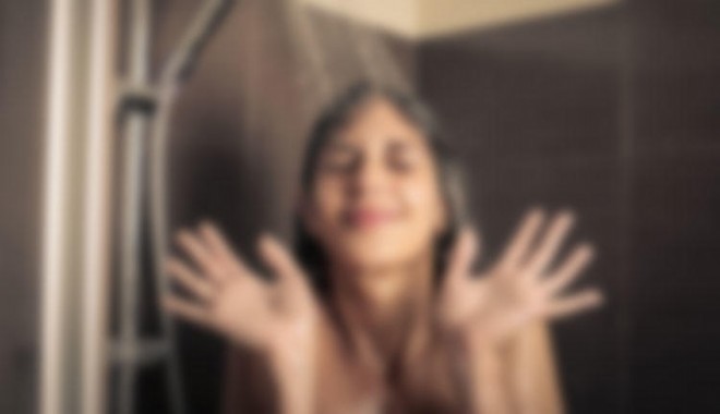 Genç kadınlara şampuan şişesiyle tuzak kurdu, porno sitelerinde yayınladı