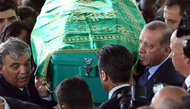 Gül’ün babasının cenaze töreninde neler yaşandı?