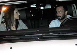 Özge Ulusoy 'nazar değmesin' diye bakın ne yaptı?