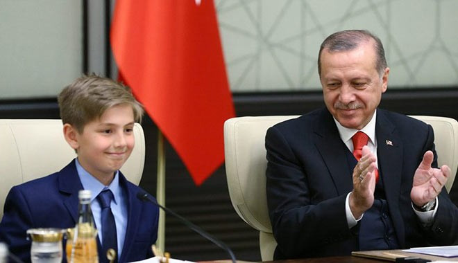 Her yerde torpil: Çocuk cumhurbaşkanı kimin oğlu çıktı?