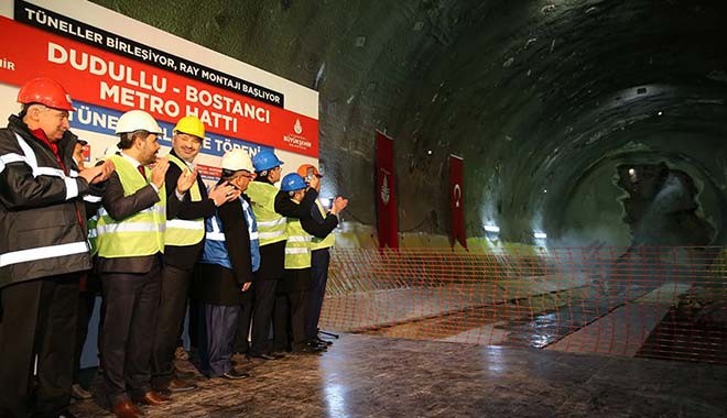 İBB Başkanı Mevlüt Uysal'dan ihalesi iptal edilen 6 metro hattıyla ilgili açıklama