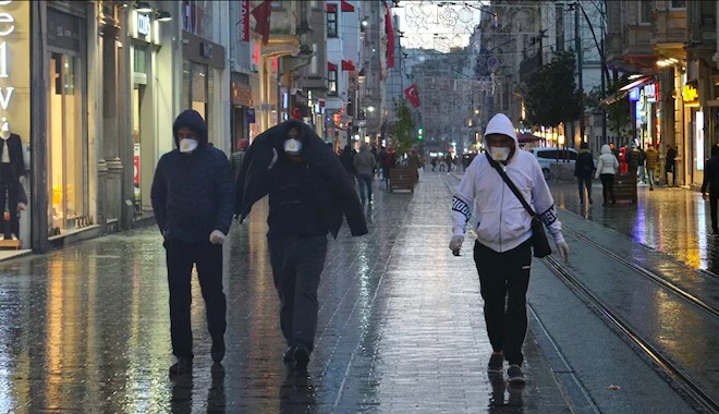 İçişleri Bakanlığı'ndan 18-20 yaş arası gençlerin sokağa çıkma yasağıyla ilgili istisnalar getirildi
