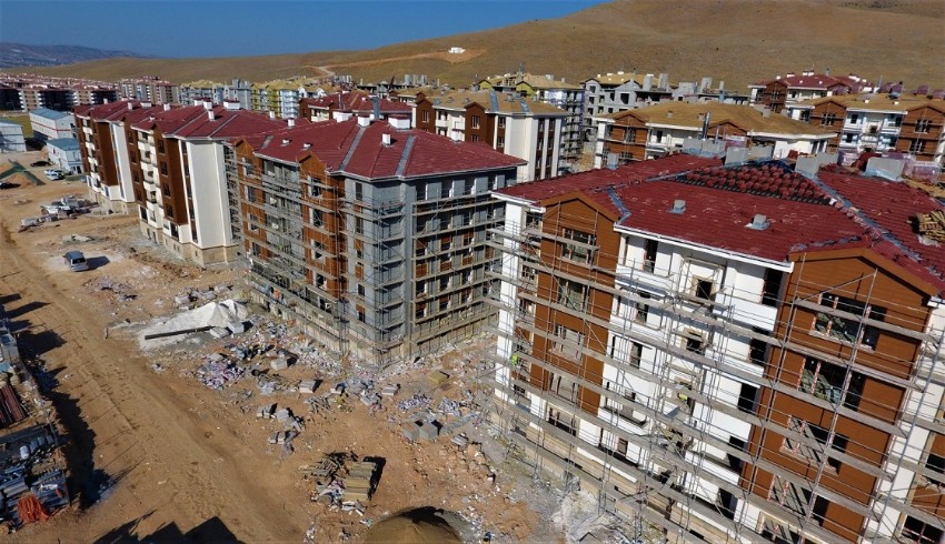 İlk kalıcı konutlar tamamlandı