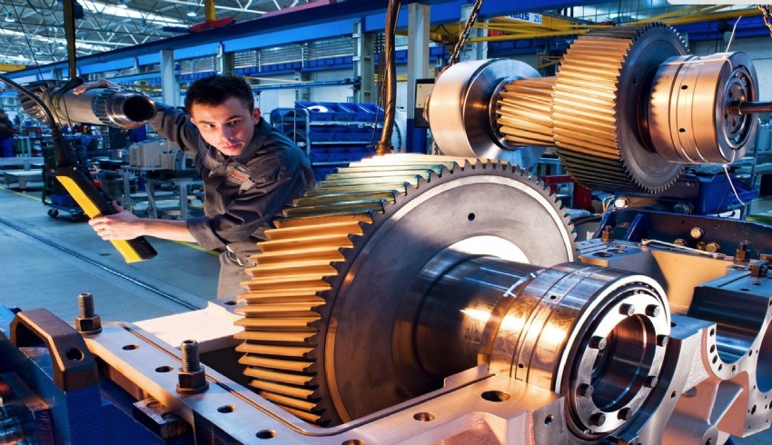 Sanayi üretimi Nisan'da azaldı