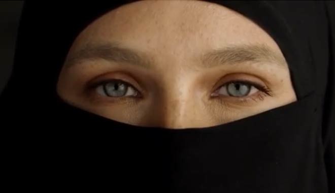İsrailli süper model Bar Refaeli burka giydi