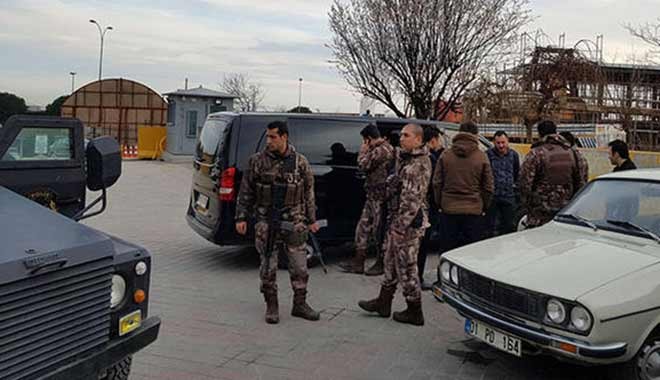 İstanbul'da Uber aracına silahlı saldırı! Tam 4 kurşun isabet etti