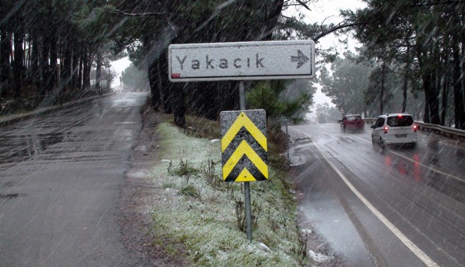İstanbul için kırmızı alarm: Kar az önce başladı!