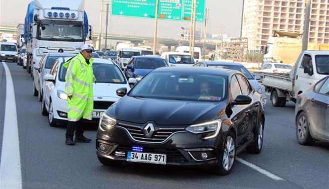 Milli Eğitim Müdürüne ceza yazdığı için açığa alınan polis, amiri hakkında suç duyurusunda bulundu