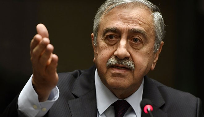 Guardian'a konuşan Mustafa Akıncı, Türkiye'ye bağlanma ihtimalini 'korkunç' diye niteledi