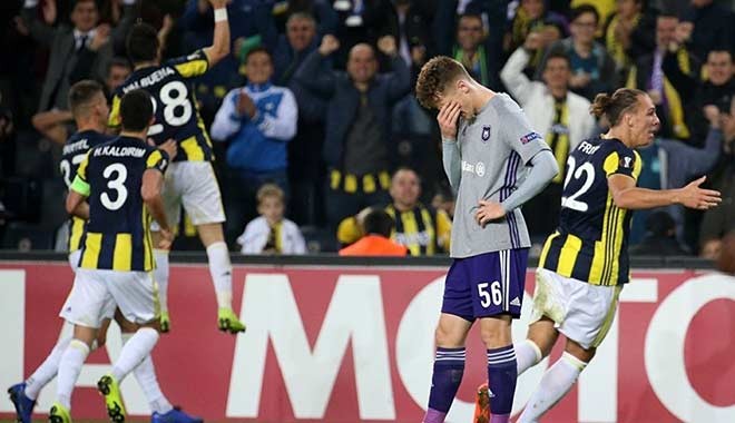 Fenerbahçe'de iki oyuncu affedildi