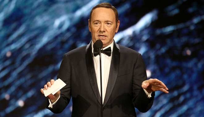 Kralın eski damadı: Kevin Spacey testislerime dokundu