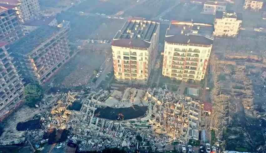 105 kişiye mezar olan Rende Sitesi'nde herkes suçu birbirine atıyor