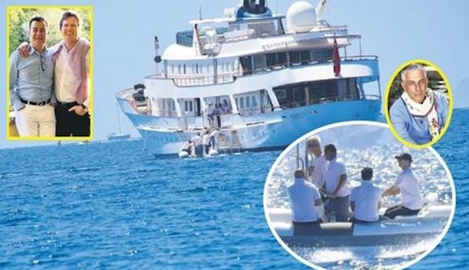 Komşu kapıyı açmayınca Ömer Koç evde kaldı!