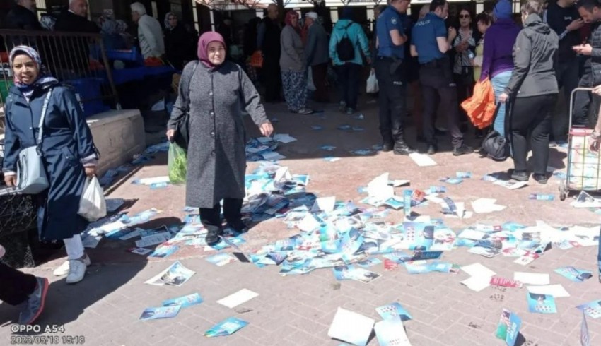 Kütahya’da broşür dağıtan CHP’li kadınlara saldırı
