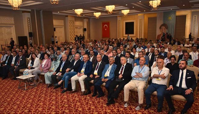 Meral Akşener'i istifaya götüren 'Madam' krizi....