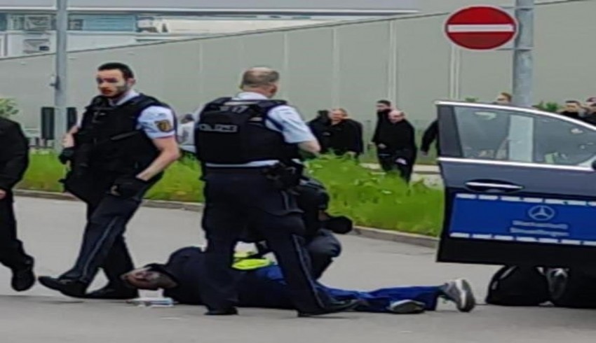 Mercedes’in fabrikasına silahlı saldırı: 2 kişi öldü