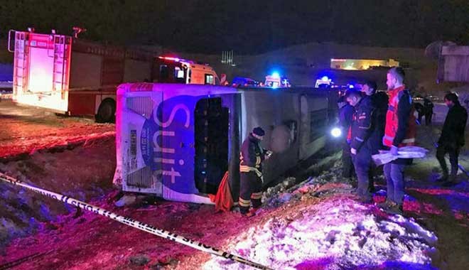 Metro Turizm'e ait otobüs devrildi: 2 kişi yaşamını yitirdi
