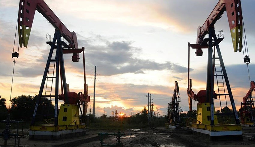 OPEC ülkelerinin aldığı petrol kesintisi kararına Fitch'ten uyarı geldi