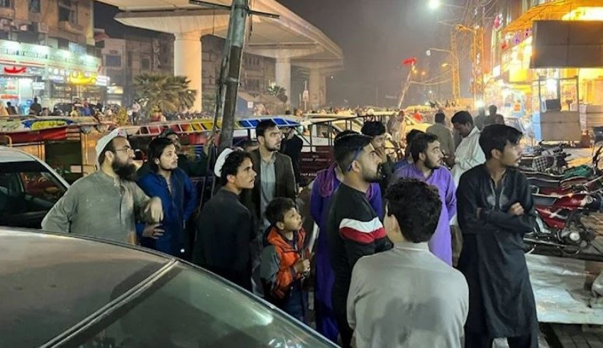 Pakistan ve Afganistan 6.5 ile sallandı