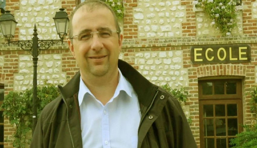 Otizmli oğlu hiçbir okula kabul edilmedi, Fransız Başkan açlık grevine girdi