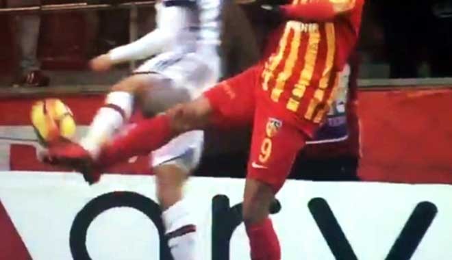 Özcan Oal: Cenk Tosun'un düşmesi penaltı değil komedi