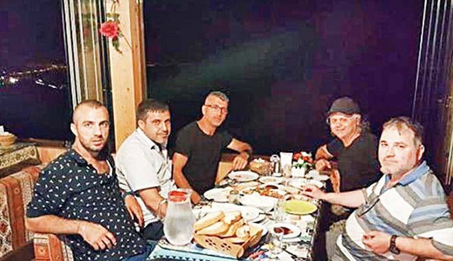 Provokatörler, serbest kalınca gübreli tahriki yemekle kutladı