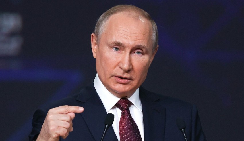 Putin el koyduğu dev şirkete bakan atadı