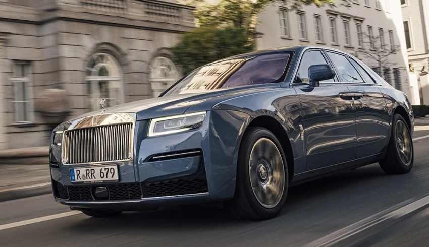 Rolls-Royce satış rekoru kırdı! Zenginlerin harcamaları yavaşlamadı