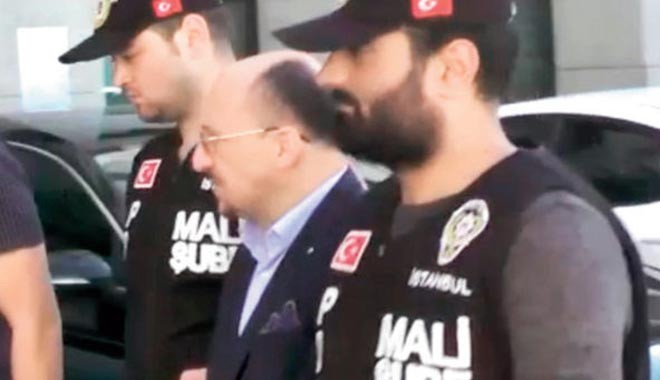 Sahte beyin profesörü bakın nasıl yakalandı