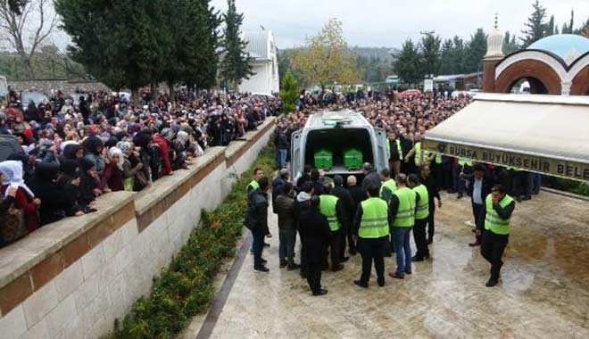 Sahte peygamberin cenazesine 3 bin kişi katıldı