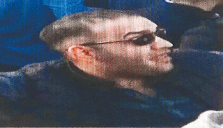 Sinirlenince bozuk para atmış