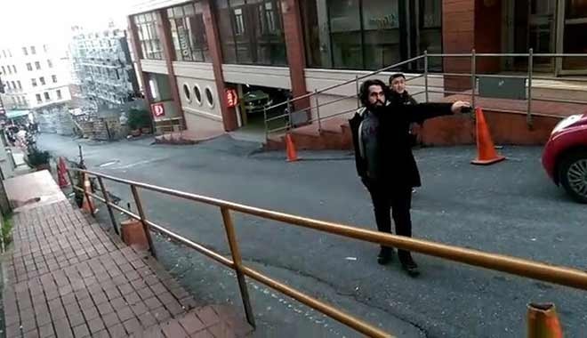 Taksim'de otel ve restoran sahibi arasında alacak-verecek kavgası: 1 ölü, 4 yaralı