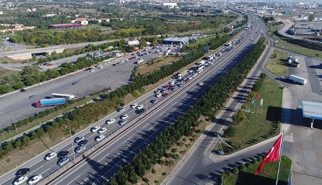 Tatilcilerin uzun dönüş çilesi