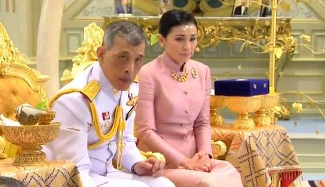Tayland kralı generaliyle evlendi, kraliçe yaptı