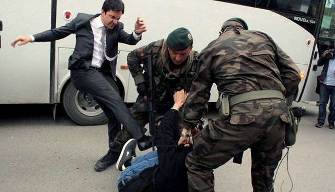 Yusuf Yerkel'in tekmelediği madenciden yalanlama....