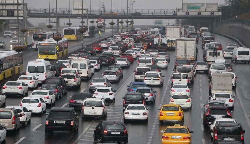 Trafiğe nisanda 179 bin 504 aracın kaydı yapıldı