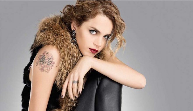 Tuğçe Kazaz’dan, Gökçek’in kanalı Beyaz TV’de AKP eleştirisi! ‘Ak Parti’den soğudum’