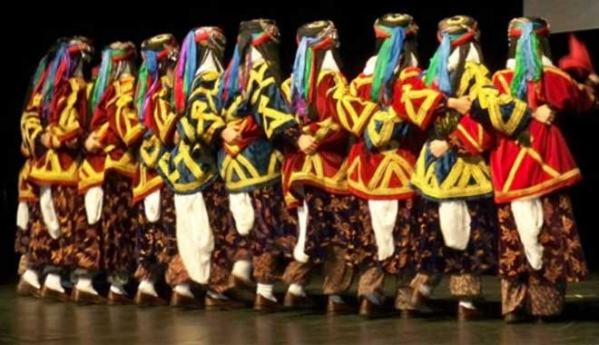 İltica eden halk oyunları ekibi için Interpol devrede