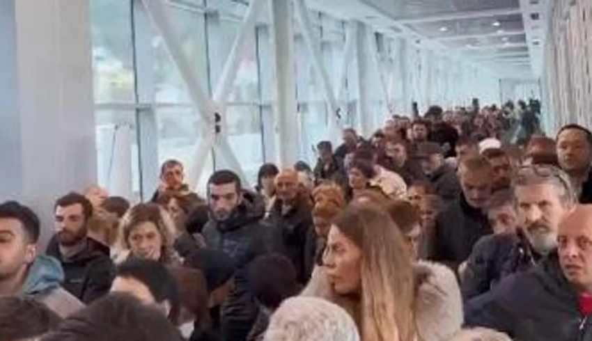 Türkiye'den Gürcistan'a ucuz telefon akını! 15 bin TL fiyat farkı çıkınca kuyruk oluştu