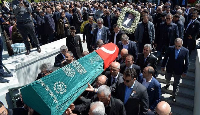 Ünlü iş adamı son yolculuğuna uğurlandı