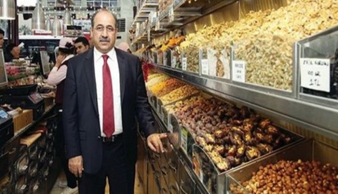 Ünlü kuruyemişçi serbest bırakıldı