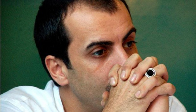 Ünlü oyuncu kumarda 100 bin dolar kaybetti, gayrimenkullerini sattı