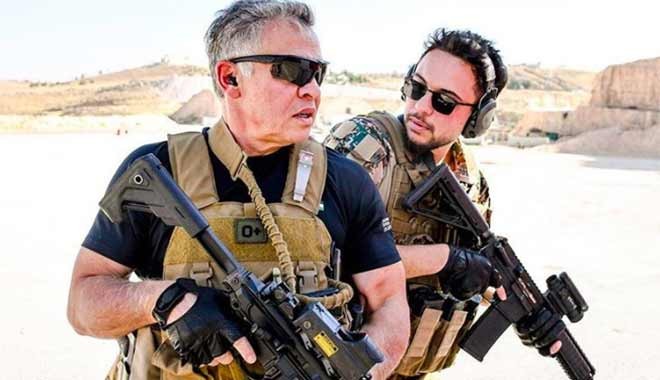 Ürdün Kralı ile Veliahtı, James Bond'a özendi