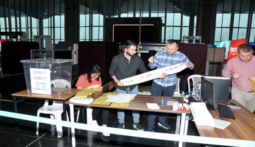 Yurt dışı seçmen sandık başında
