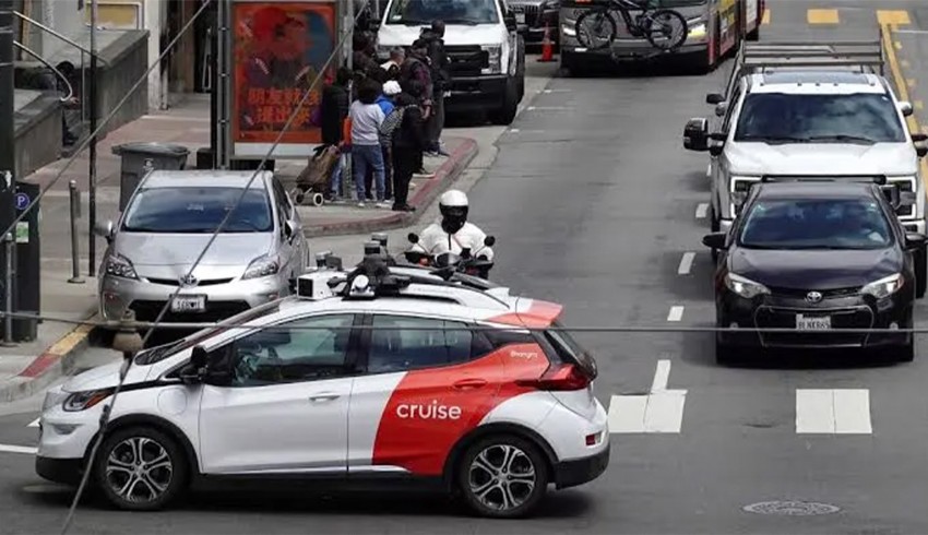 ABD'de robot taksiler trafiği felç etti