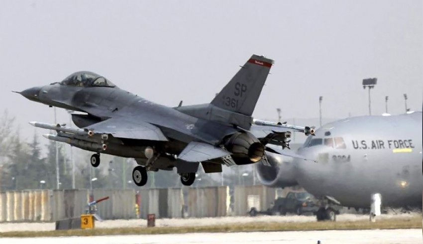 ABD'nin F-16 filosu Orta Doğu'ya ulaştı