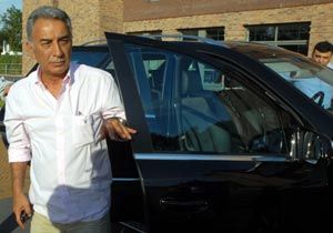Aslan’da enkaz ortada kaldı
