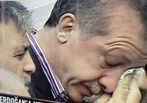 Başbakan Erdoğan'ın gözyaşları: İşte o görüntüler