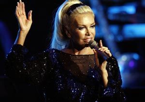 Süper Star Ajda Pekkan’a Fransız Devlet Nişanı