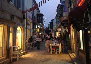 Diyanet, Alaçatı'da içkili restoran sahibi oldu